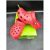 Image 2 : Crocs Classic Clog K in Varsity Red, Size C13