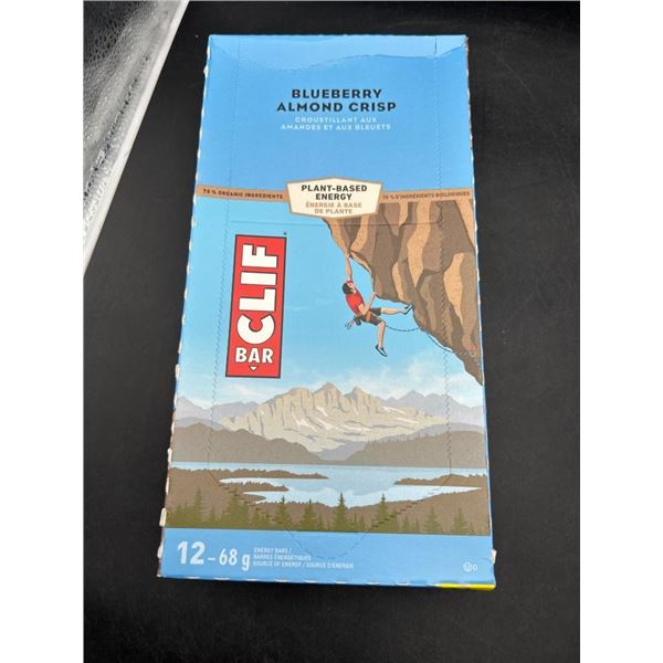 Clif Bar Blueberry Almond Crisp Plant-Based Energy Bars, 12 – 68 g