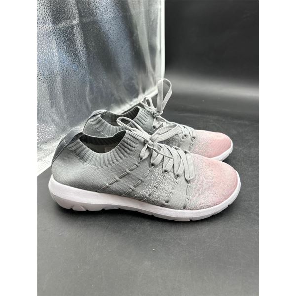 Lightweight Knit Sneakers – Gray and Pink, Size US 7.5