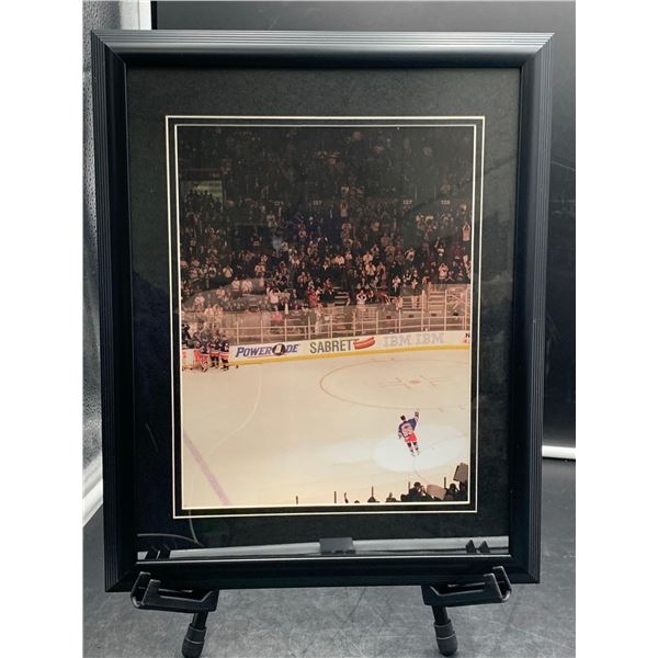 WAYNE GRETZKY - NHL FRAMED PICTURE, ITEM SIZE IS 12.5" X 15", PROFESSIONALLY FRAMED AND MATTED, READ