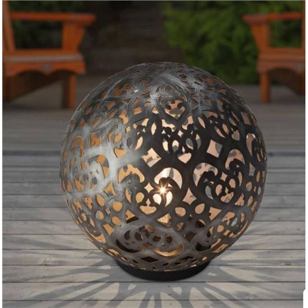 Aurora Solar Globe Light with 50 Lumens Output