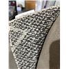 Image 1 : Baldoza Knitted Carpet Roll With Textured Surface, 4’x6′