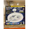 Image 4 : Bell + Howell Socket Air Light with Remote Control and 2100 Lumens Output