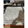 Image 2 : Avenzo 12-in x 12-in White Marble Arabesque Mosaic Tiles – 5/box