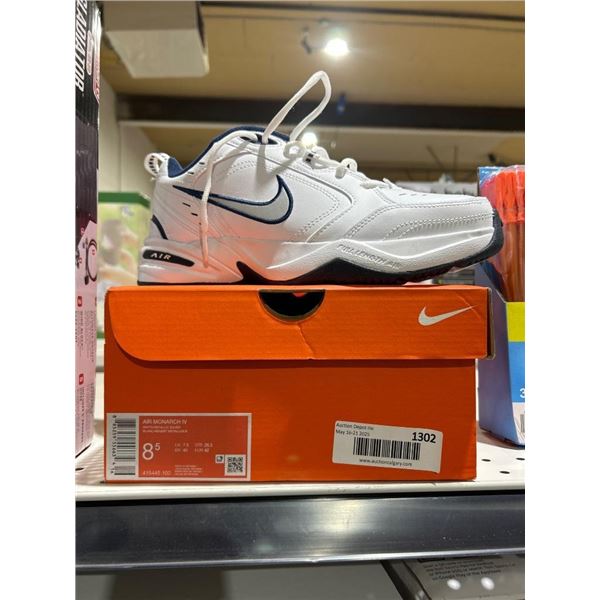 Nike Air Monarch IV Men’s Training Shoes, Size 8.5, White/Metallic Silver