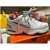 Image 3 : Nike Air Monarch IV Men’s Training Shoes, Size 8.5, White/Metallic Silver