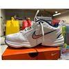 Image 4 : Nike Air Monarch IV Men’s Training Shoes, Size 8.5, White/Metallic Silver