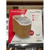Image 2 : Frigidaire Countertop Ice Maker, 26 lbs Capacity, Gold Finish