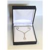 Image 1 : ESTATE SOLITAIRE EARRINGS & NECKLACE IN