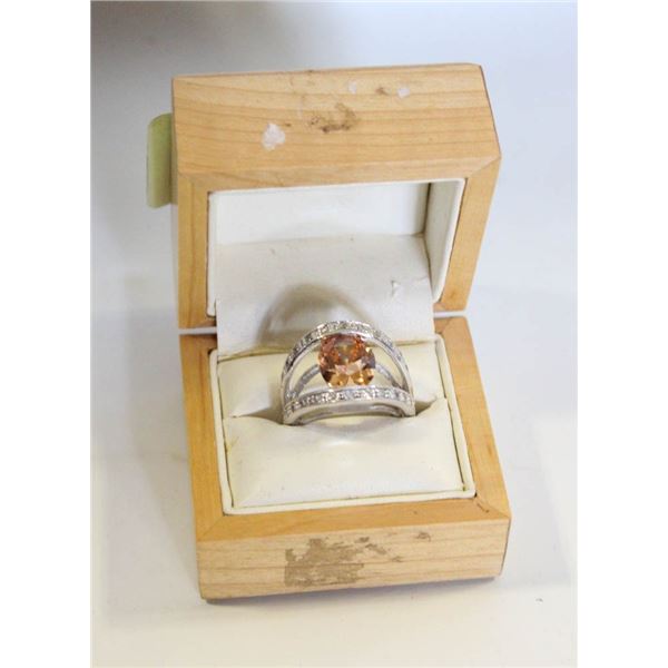 925 SILVER TOPAZ RING IN BOX-ESTATE