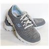 Image 1 : SKECHERS WOMENS SIZE -8 GREY
