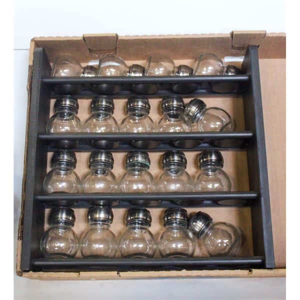 VINTAGE SPICE RACK WITH 19 GLASS SPICE CONTAINERS