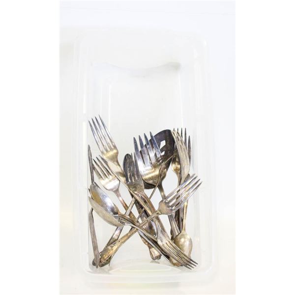FLAT OF SILVERWARE (ASSORTED)