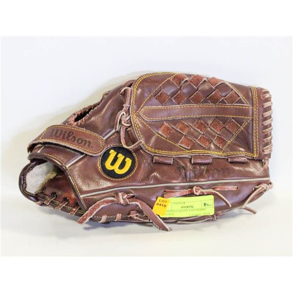 BASEBALL GLOVE LEFT-HAND, WILSON