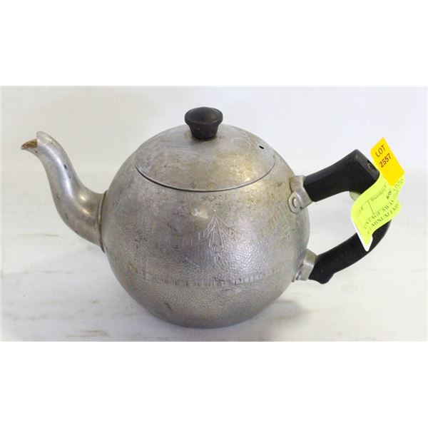 VINTAGE SWAN BRAND 4 CUP ALUMINUM EMBOSSED TEA POT