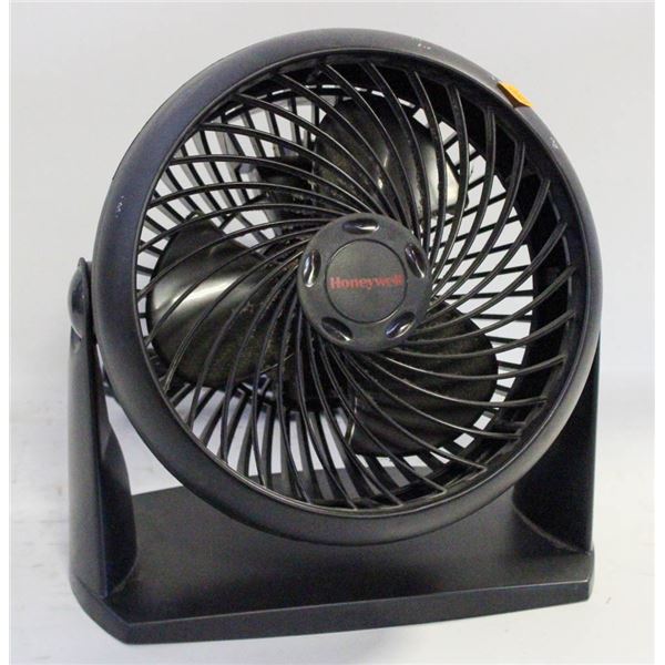 ADJUSTABLE HONEYWELL PERSONAL FAN - ESTATE