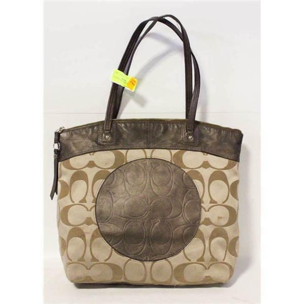 COACH BAG (SOME SCUFFS)