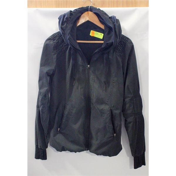 LADIES BLACK LULULEMON HOODED ZIP UP JACKET- SM