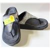 Image 1 : SKECHERS LADIES 5 SILVER GLITTER SANDALS-ESTATE