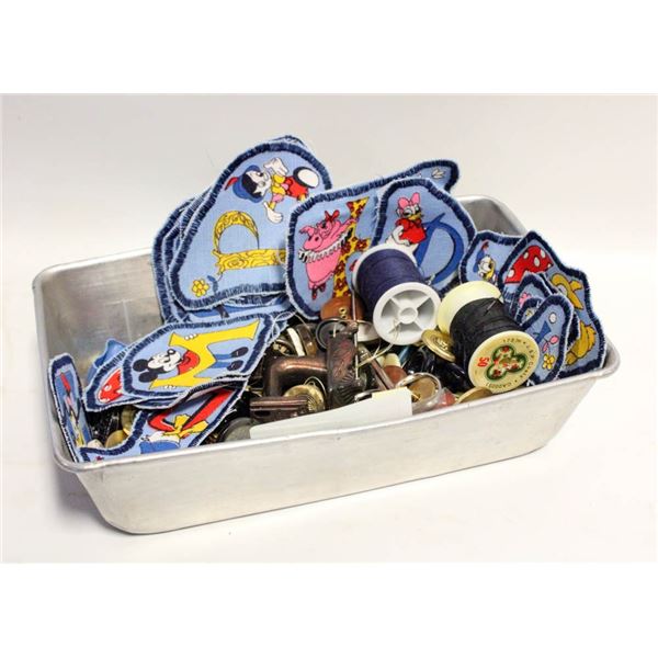 LOT OF VINTAGE BUTTONS, PATCHES & ACCESSORIES