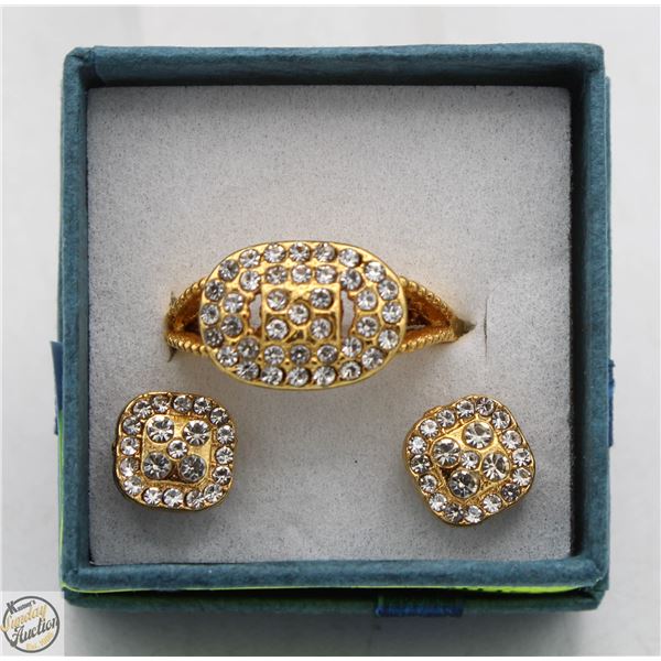 RHINESTONE RING, SZ 8 & CRYSTAL ACCENTS
