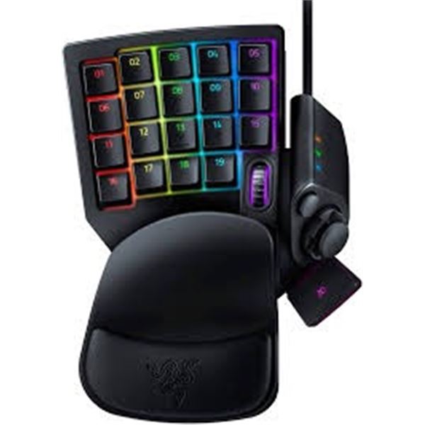 NEW WITH BOX RAZER TARTARUS V2 GAMING KEYBOARD