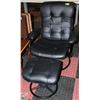 Image 1 : PALLISER LEATHER SWIVEL CHAIR W/OTTOMAN