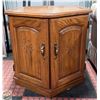 Image 1 : VINTAGE OCTOGAN SHAPED END TABLE H-21"