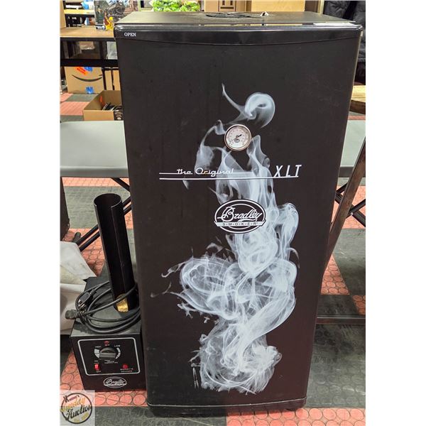 BRADLEY SMOKER MODEL NO# BS815XLT WITH COVER
