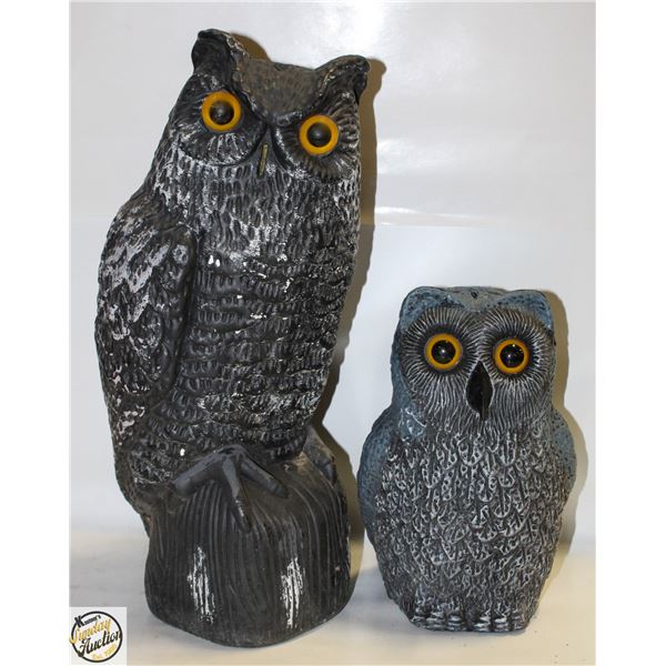 2 OWLS (OUTSIDE YARD DECOR) 16" & 10"