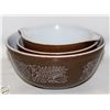 Image 1 : 3 BROWN PYREX