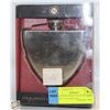 Image 1 : NEW FOUR OUNCE COAT OF ARMS FLASK