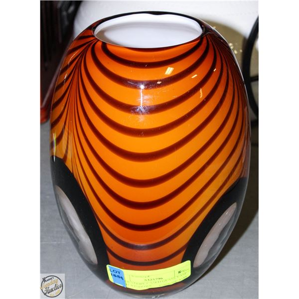 TIGER STRIPE CASED GLASS VASE WITH WINDOWS