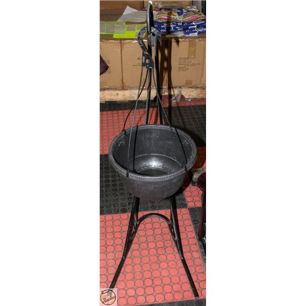METAL HANGING PLANT STAND W/POT FOR PATIO/GARDEN