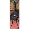 Image 1 : METAL HANGING PLANT STAND W/POT FOR PATIO/GARDEN