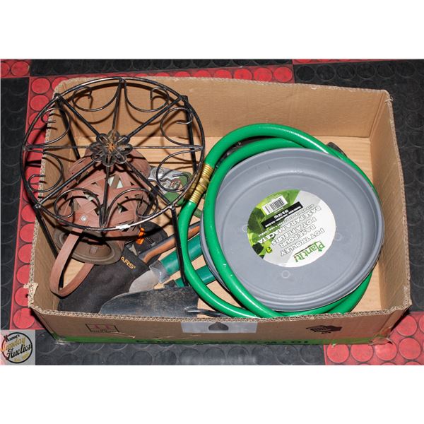 BOX OF GARDEN ACCESSORIES AND TOOLS INCL.