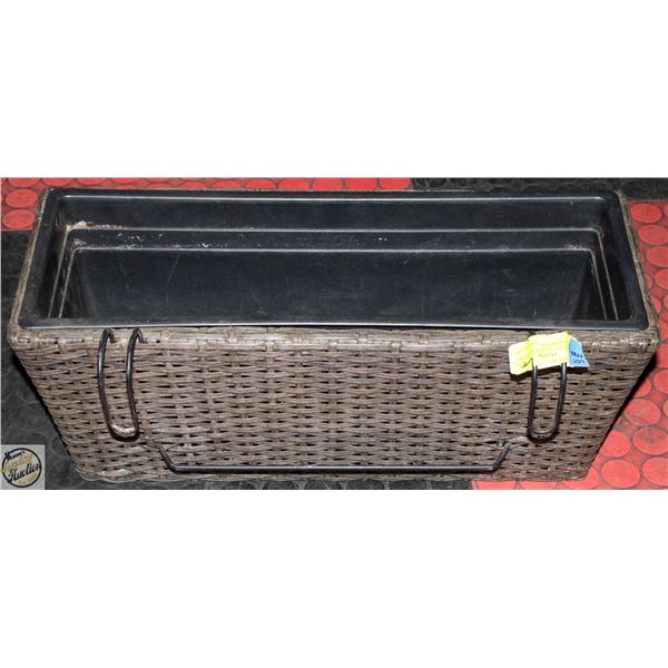 WICKER WINDOW BOX PLANTER WITH REMOVEABLE