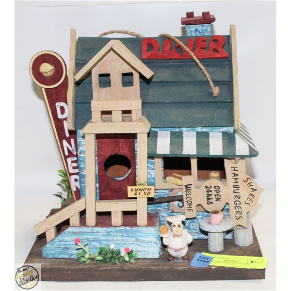 BIRD HOUSE-ESTATE