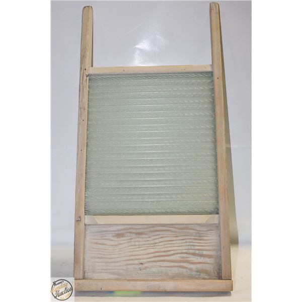 ANTIQUE WASHBOARD-ESTATE
