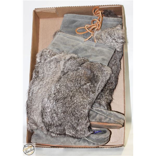 PAIR OF MUKLUKS APPROX SIZE 7