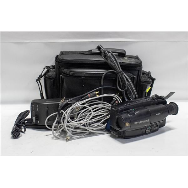 SONY HANDYCAM VIDEO 8 W/CARRYING CASE+ACCESSORIES