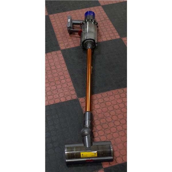 DYSON V10 HANDHELD VACUUM