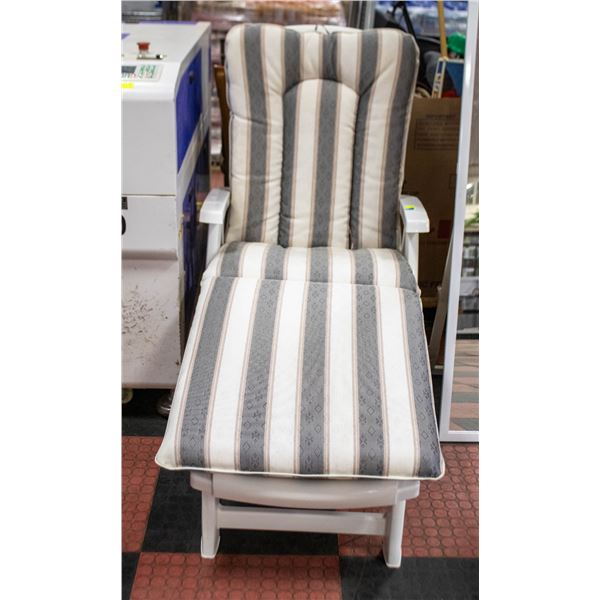 IPL LOUNGE LAWN CHAIR WITH CUSHION FOLDABLE