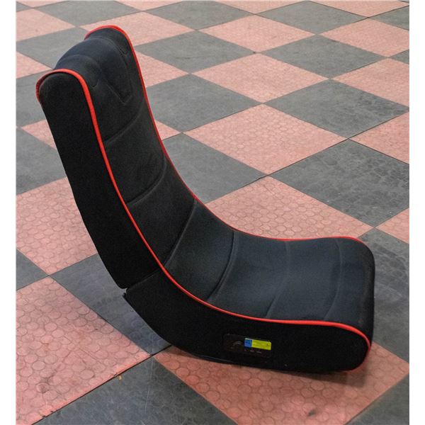 BLACK AND RED GAMING CHAIR