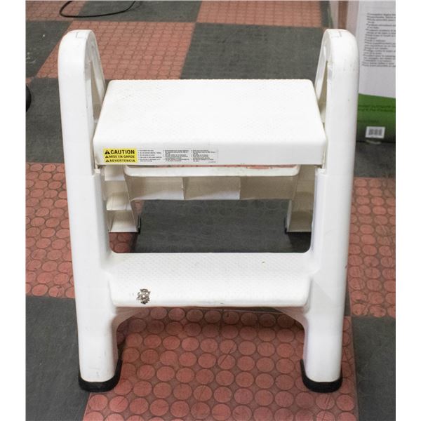 INSURANCE CLAIM: 2 STEP STOOL *SMOKE DAMAGE*