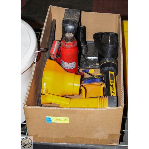 FLAT OF TOOLS/USEFUL GARAGE ITEMS
