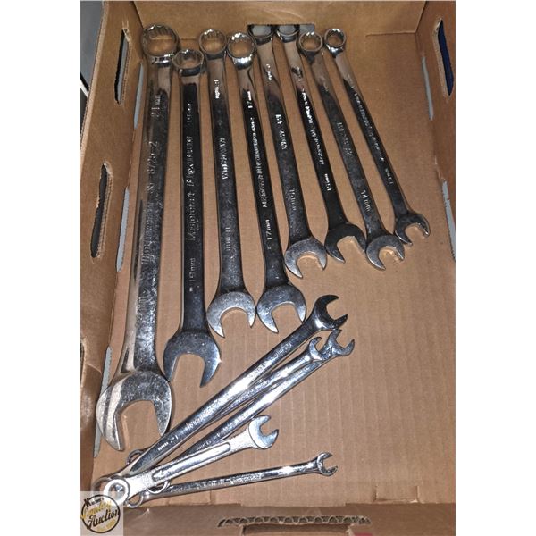 FLAT WITH 13-PIECE MAXIMUM MATRIC