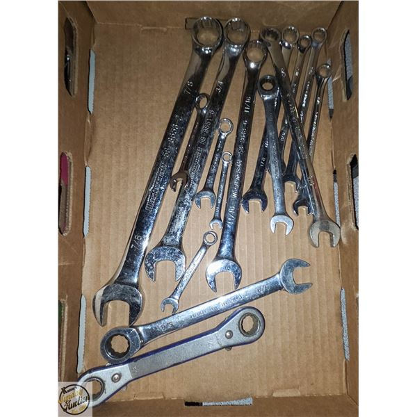 FLAT WITH 15-PIECE SAE COMBINATION WRENCHES -