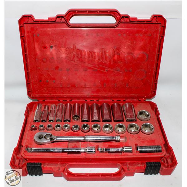 28-PIECE 3/8"-DRIVE SAE SOCKET SET IN CASE -