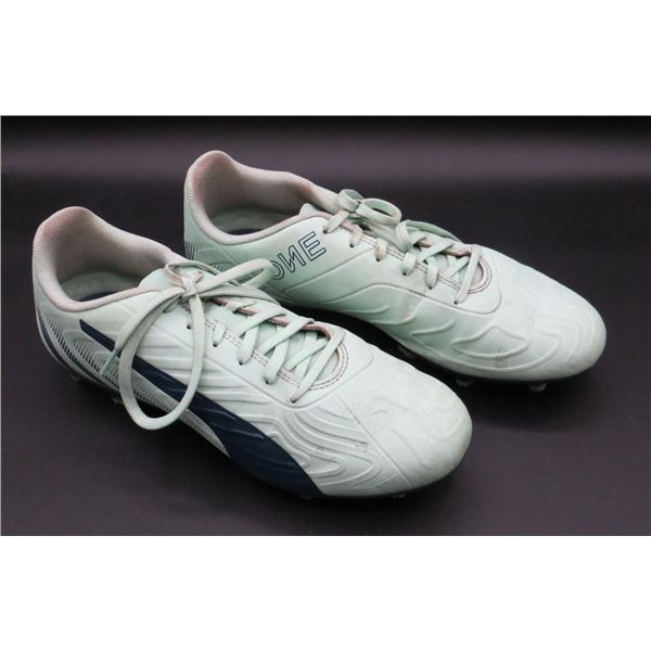 Puma One Green Ladies/Girls Soccer Cleats Size 7